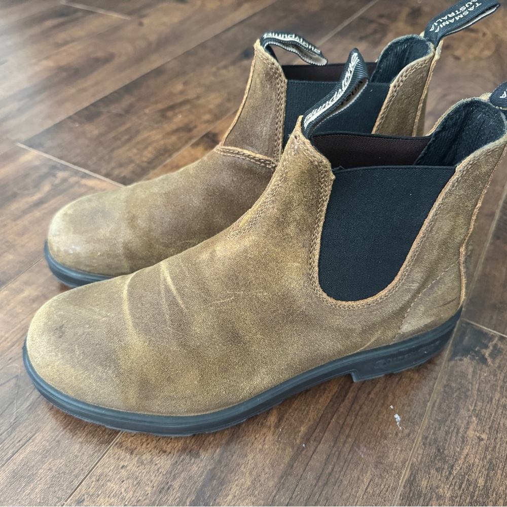 Blundstone Brown Chelsea Boots with Elastic Panels